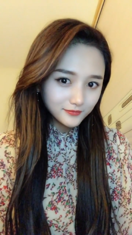 淡然一笑的第一张照片--东莞相亲服务中心