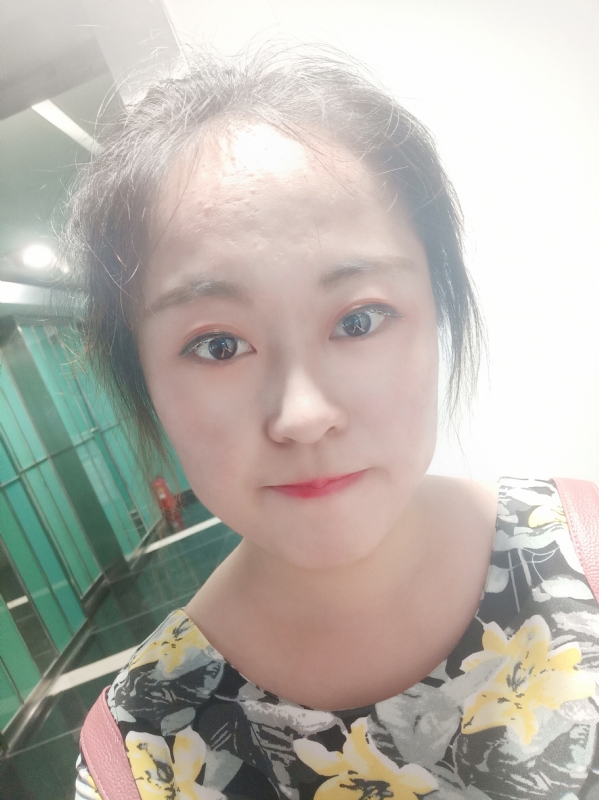 小花伞的第一张照片--东莞相亲服务中心