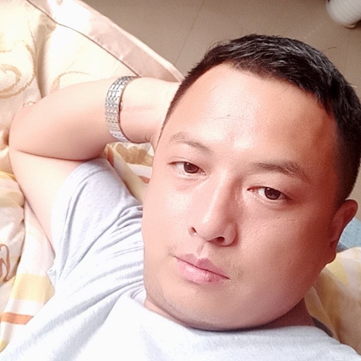 忘世情的第一张照片--东莞相亲服务中心