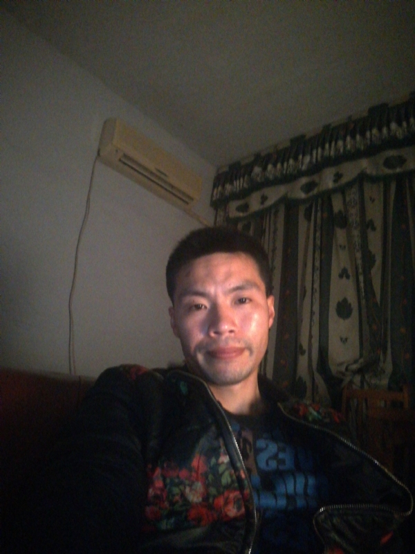 性情男儿的第一张照片--东莞相亲服务中心