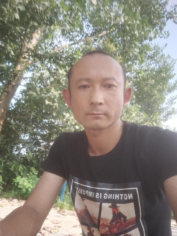 80大叔的第二张照片--东莞相亲服务中心
