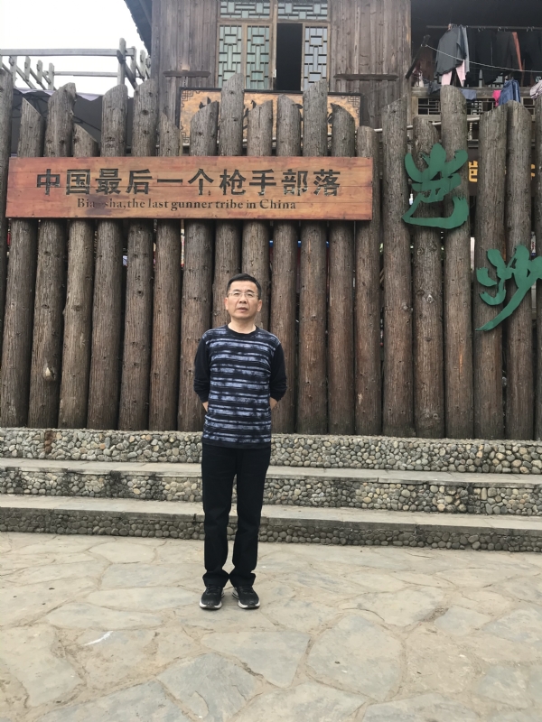 屯里的富豪的第一张照片--东莞相亲服务中心