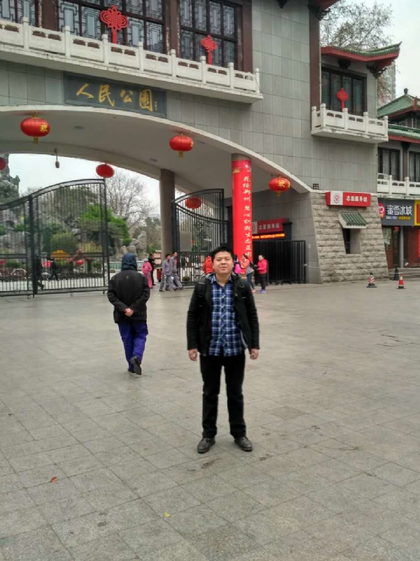 在奋斗的第一张照片--东莞相亲服务中心