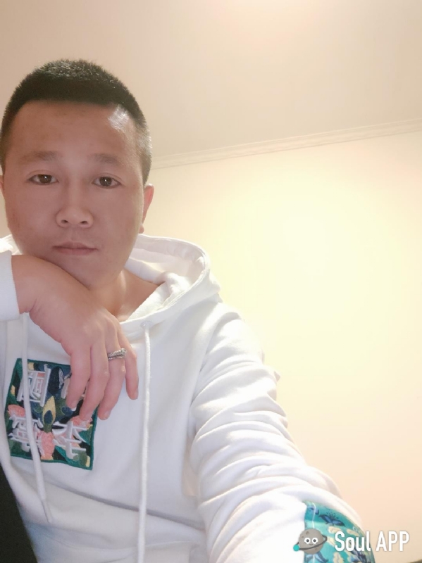 Away的第一张照片--东莞相亲服务中心