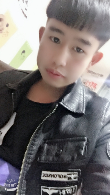 军绿色的第一张照片--东莞相亲服务中心