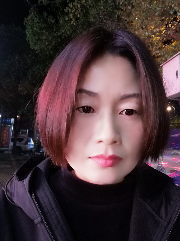 风中百合的第一张照片--东莞相亲服务中心