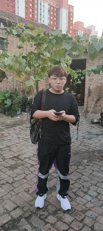 辛禹的第二张照片--东莞相亲服务中心