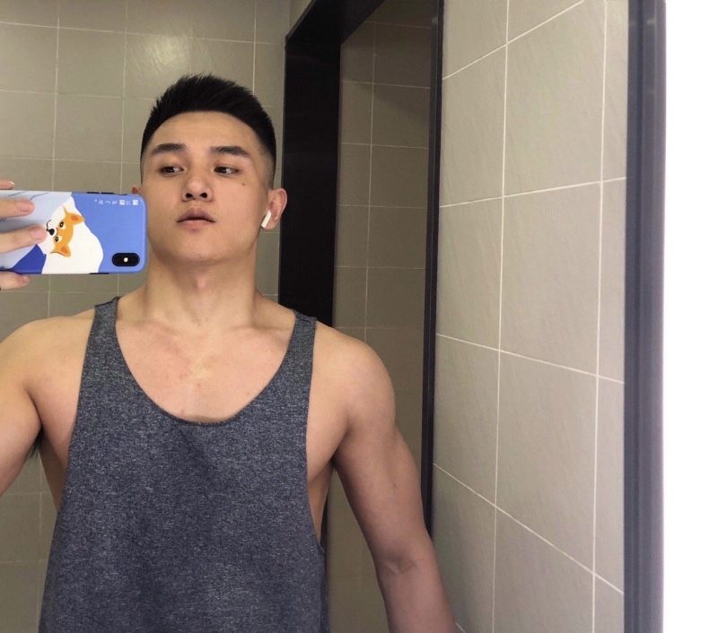 李文亮的第一张照片--东莞相亲服务中心