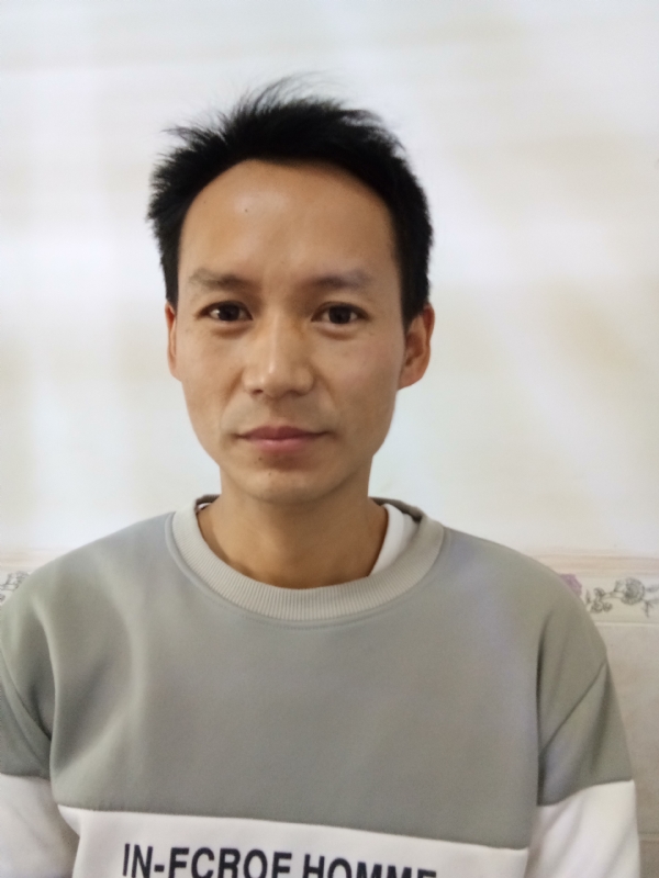 单亲爸爸的第一张照片--东莞相亲服务中心