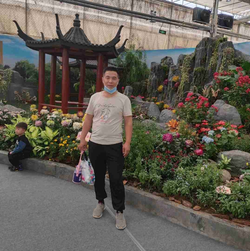 受伤的痴情男的第一张照片--东莞相亲服务中心