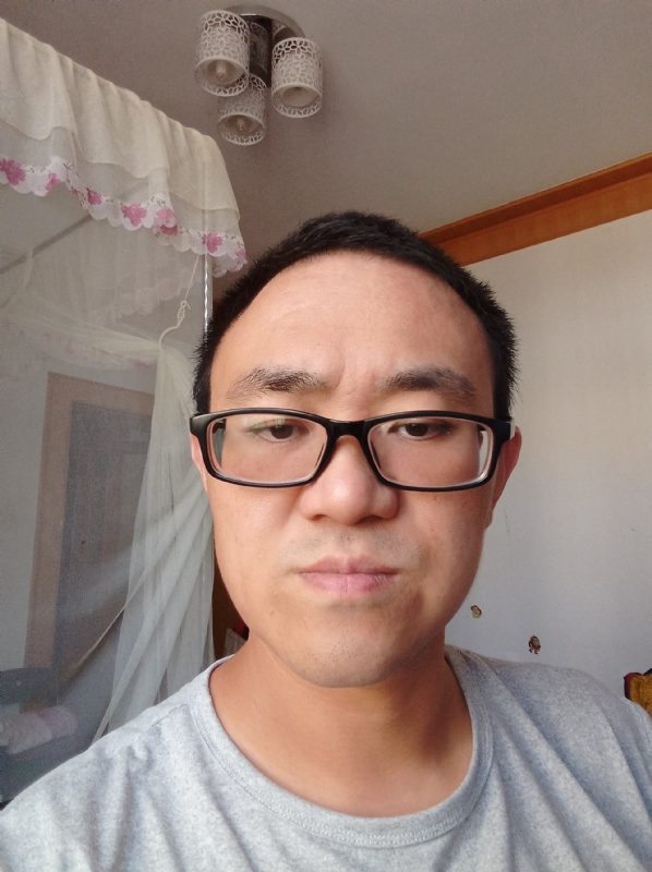 小涨常鸿的第一张照片--东莞相亲服务中心