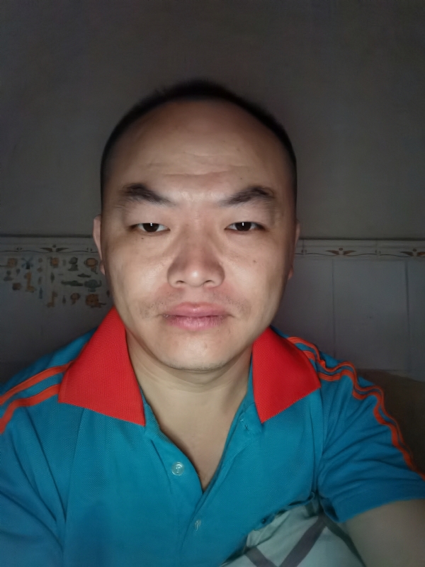 与子携老的第三张照片--东莞相亲服务中心