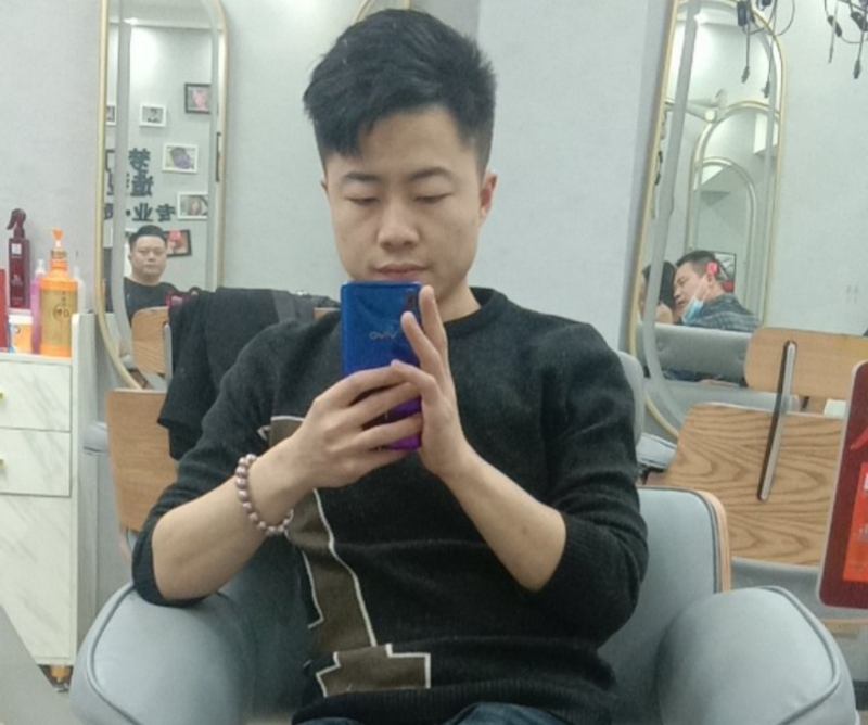 无法自拔的第一张照片--东莞相亲服务中心