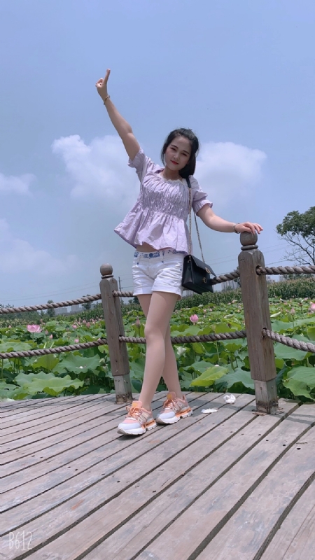 秋水伊人的第一张照片--东莞相亲服务中心