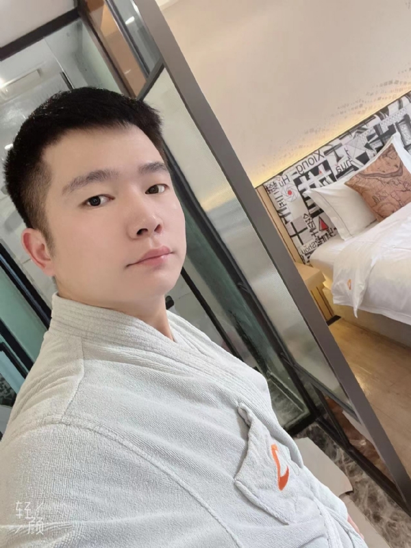 绿帽的第一张照片--东莞相亲服务中心