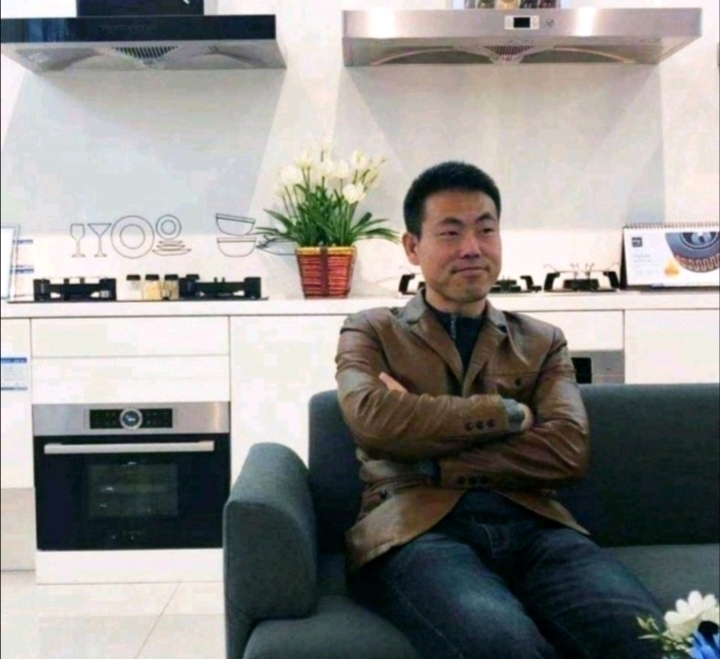 奋斗的执着的第一张照片--东莞相亲服务中心