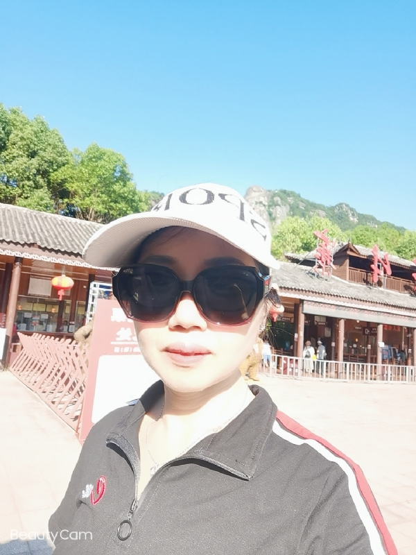 山百合的第一张照片--东莞相亲服务中心