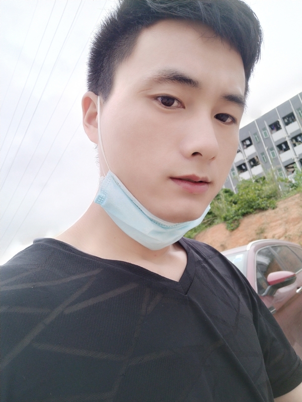 何凡的第二张照片--东莞相亲服务中心