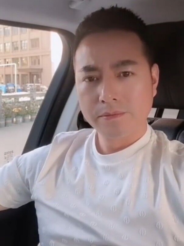勿忘初心的第一张照片--东莞相亲服务中心