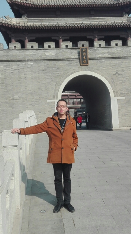 伟岸如山的第一张照片--东莞相亲服务中心