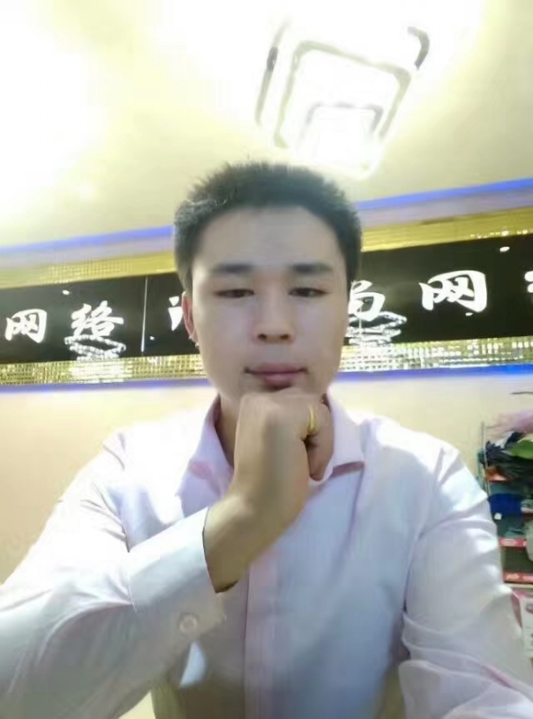 沉默寡言的第一张照片--东莞相亲服务中心